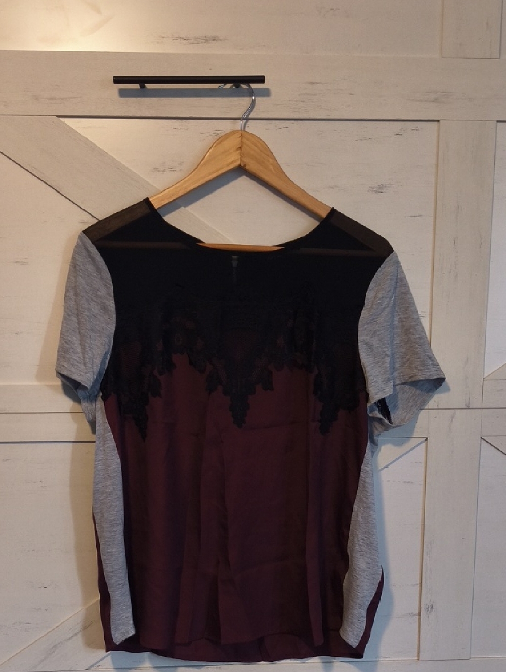 APT 9 Burgundy And Black Blouse. Very Cute. Size XL.